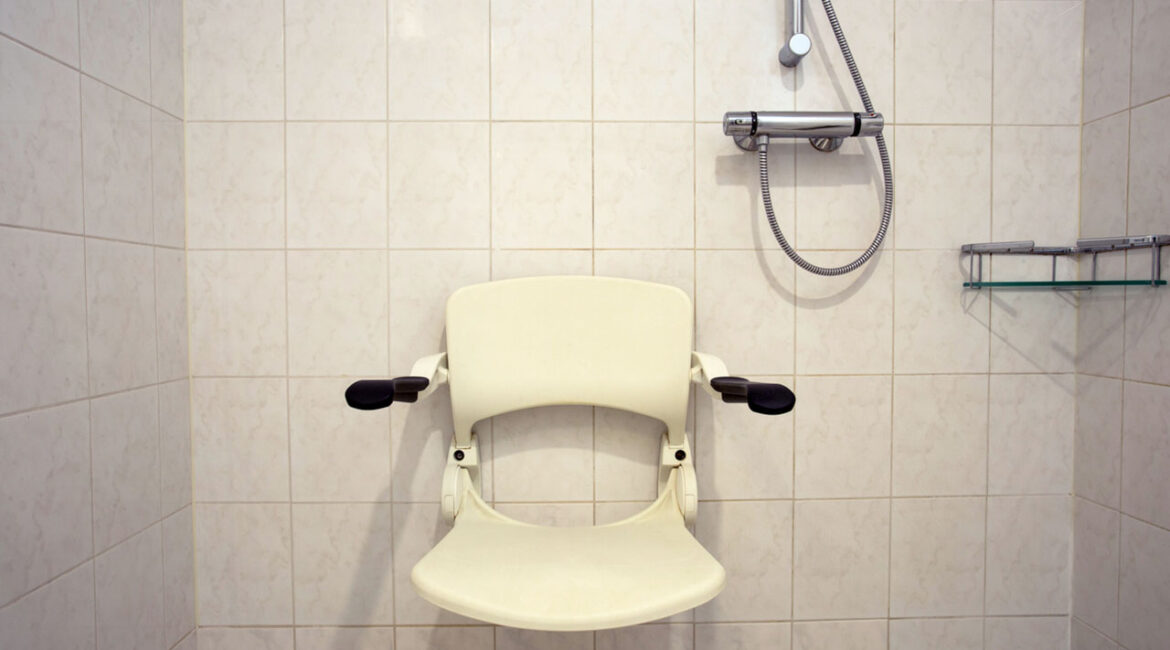 安全沐浴椅可保障長者安全　更勝家居「凳仔」
