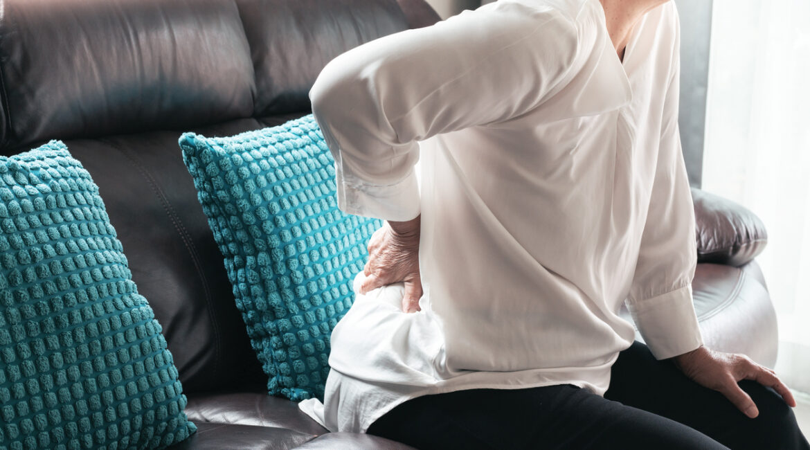 了解長者腰痛常見原因　物理治療可有效改善病情