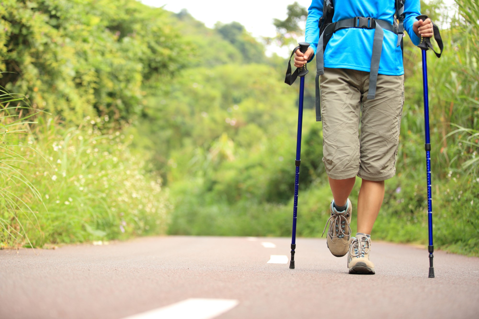 保養膝關節的新興運動：北歐式健步行